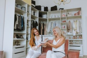 Lire la suite à propos de l’article Comment trier son dressing efficacement ? La méthode simple pour faire le tri sans regret 