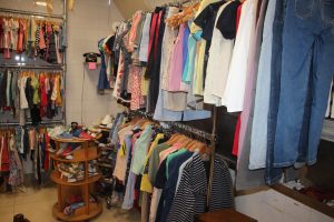 Lire la suite à propos de l’article Comment bien choisir ses vêtements en friperie ? | Club des Simone